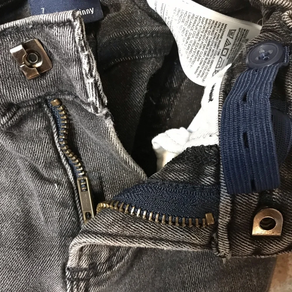 🍭GAP Distressed Stretch Skinny Jeans